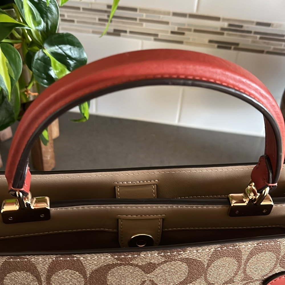 Coach Lane Carryall - Picture 8 of 15